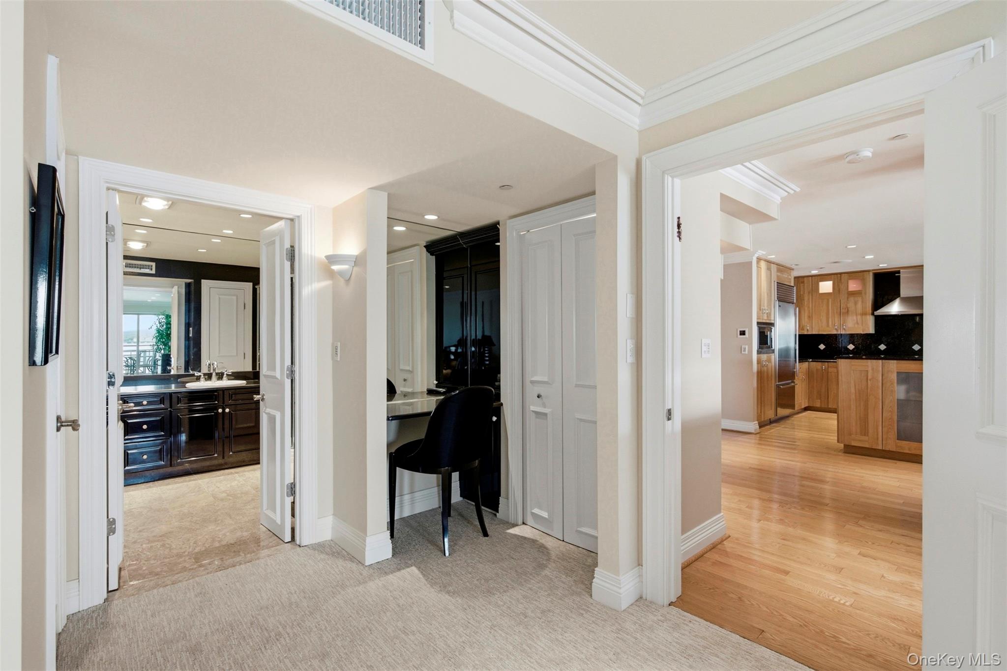 401 Harbor Cove Property Photo 18