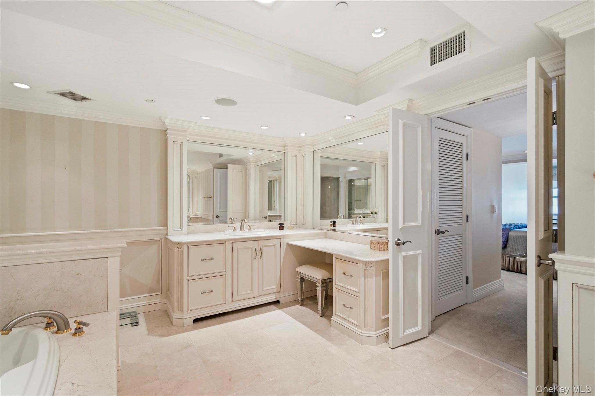 401 Harbor Cove Property Photo 29
