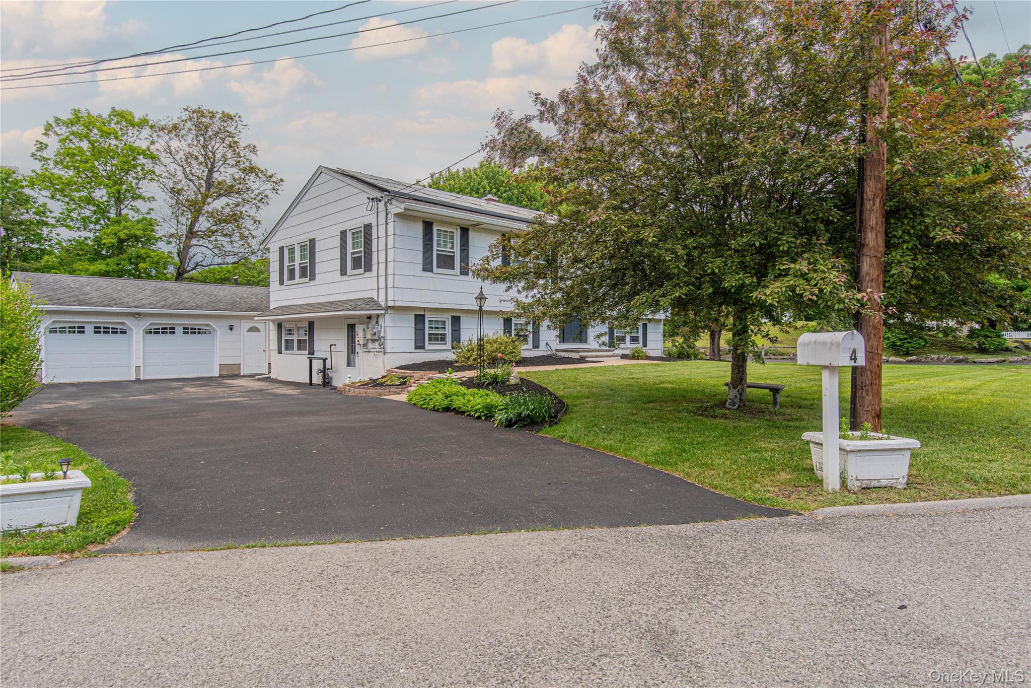 4 Russett Lane Property Photo 2