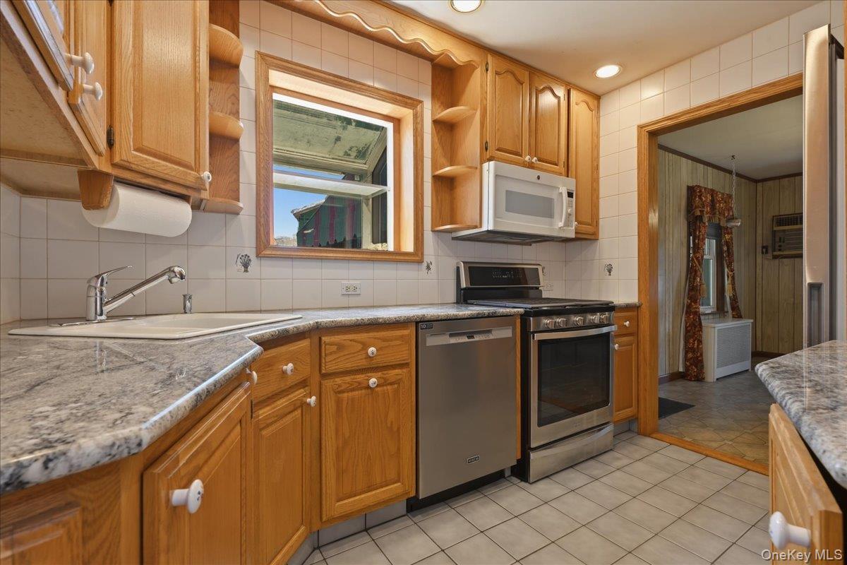 200 Edward Court Property Photo 4