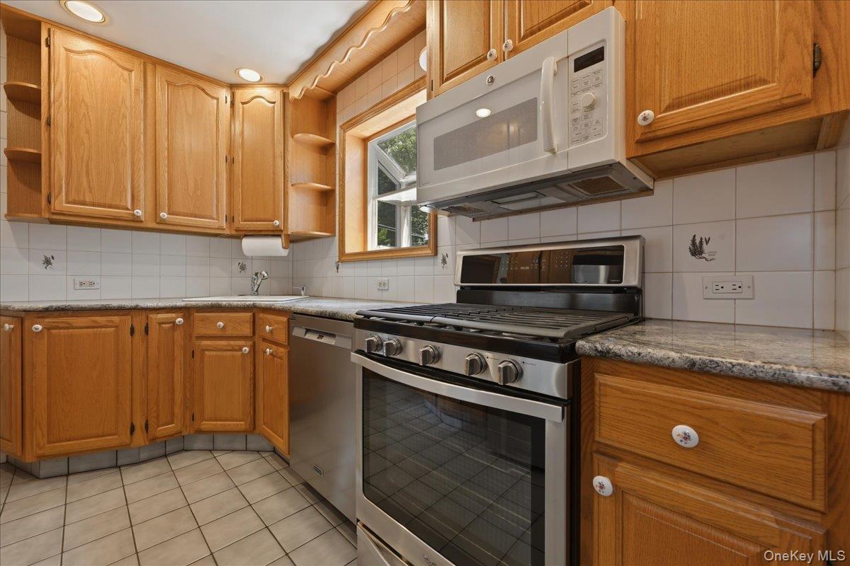 200 Edward Court Property Photo 5