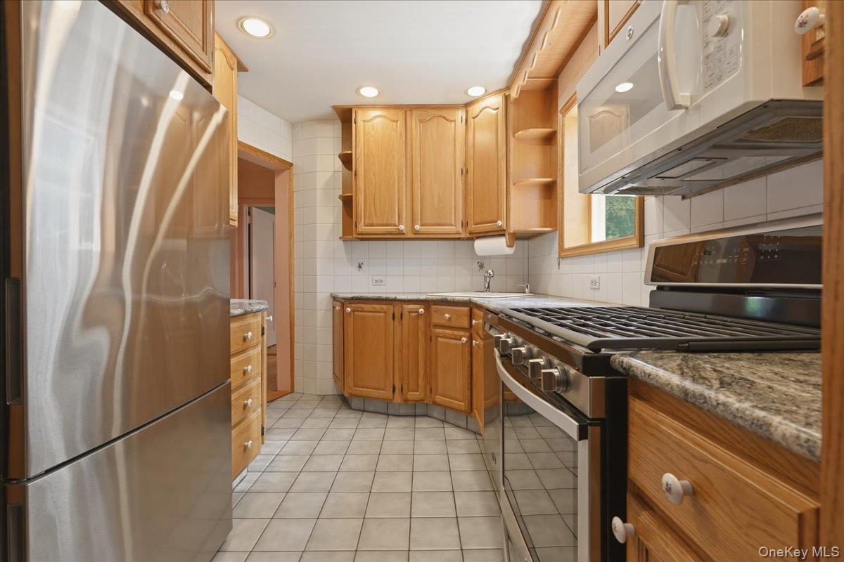 200 Edward Court Property Photo 6