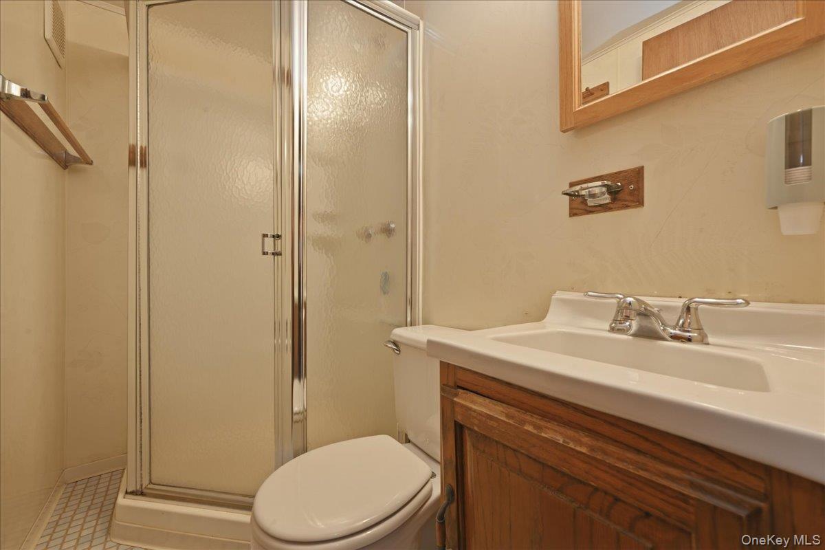 200 Edward Court Property Photo 16