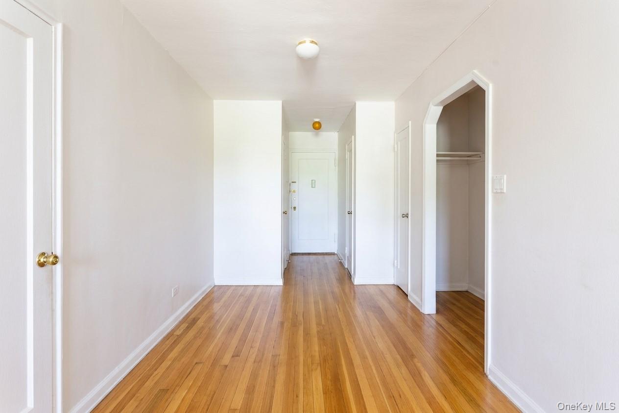 5620 Netherland Avenue 3e Property Photo 4