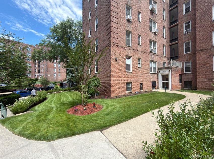 5620 Netherland Avenue 3e Property Photo 10