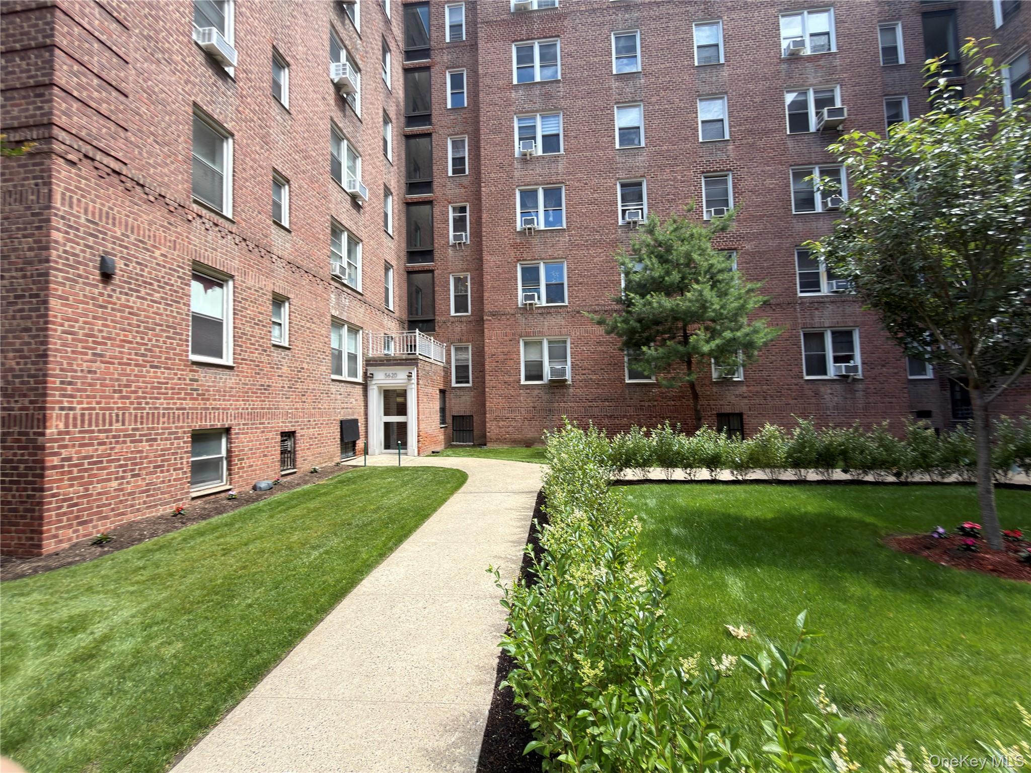 5620 Netherland Avenue 3e Property Photo 11