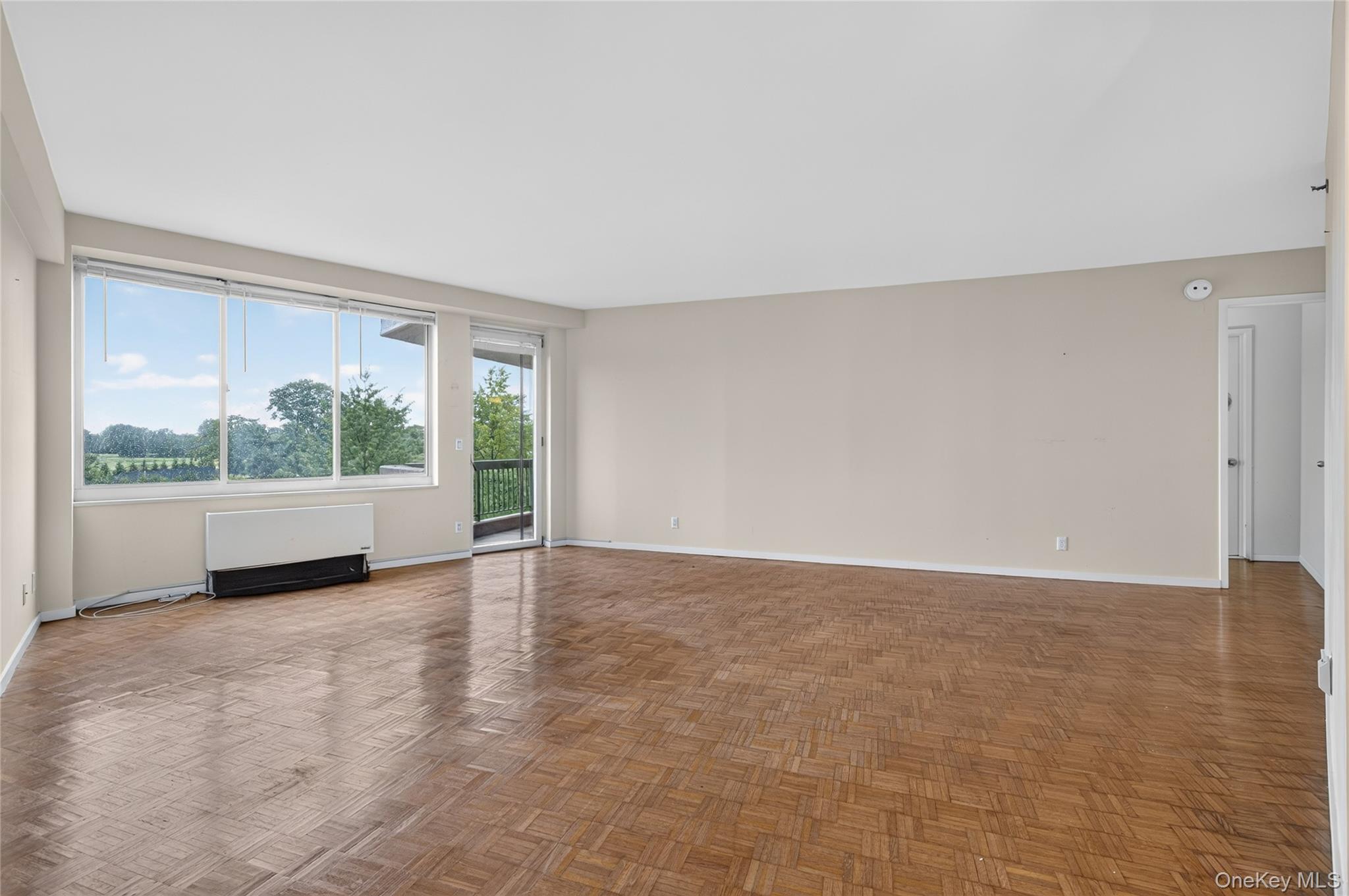 111 Cherry Vallley Avenue 408w Property Photo 16