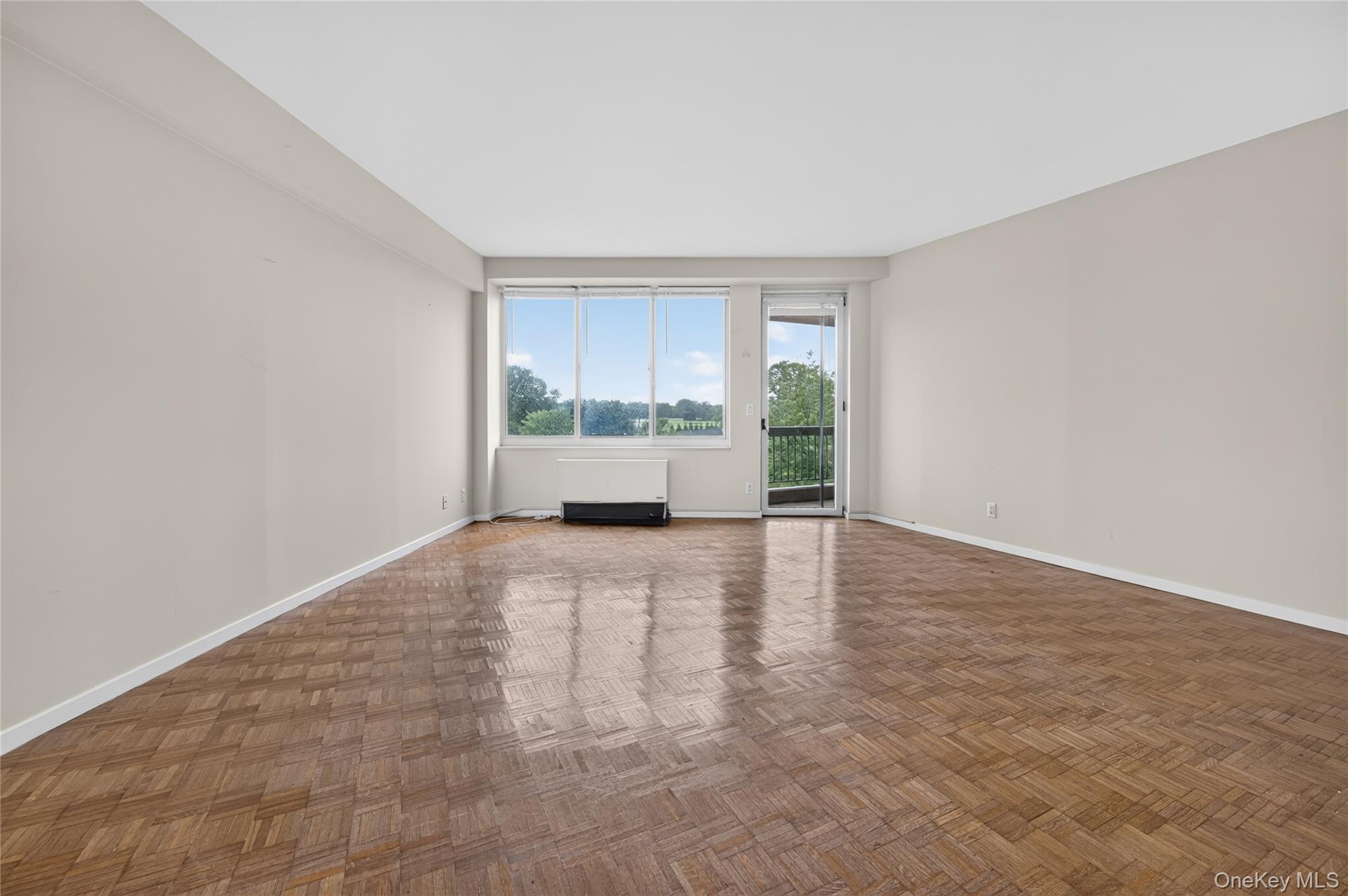 111 Cherry Vallley Avenue 408w Property Photo 18