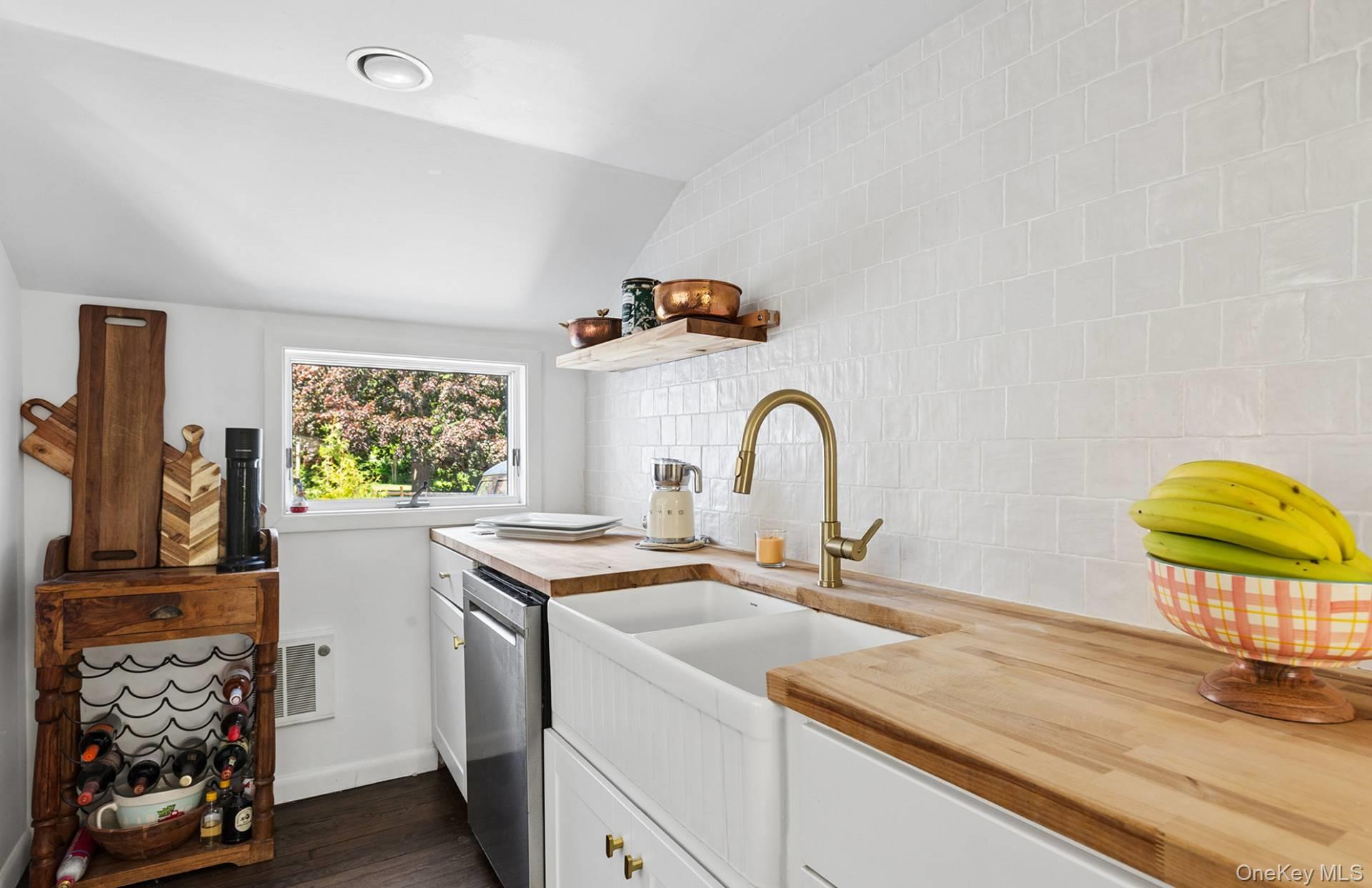 15 Indian Hill Road Property Photo 15