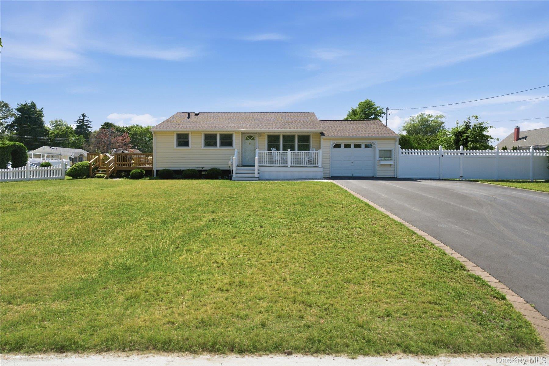 154 8th Avenue Property Photo 1