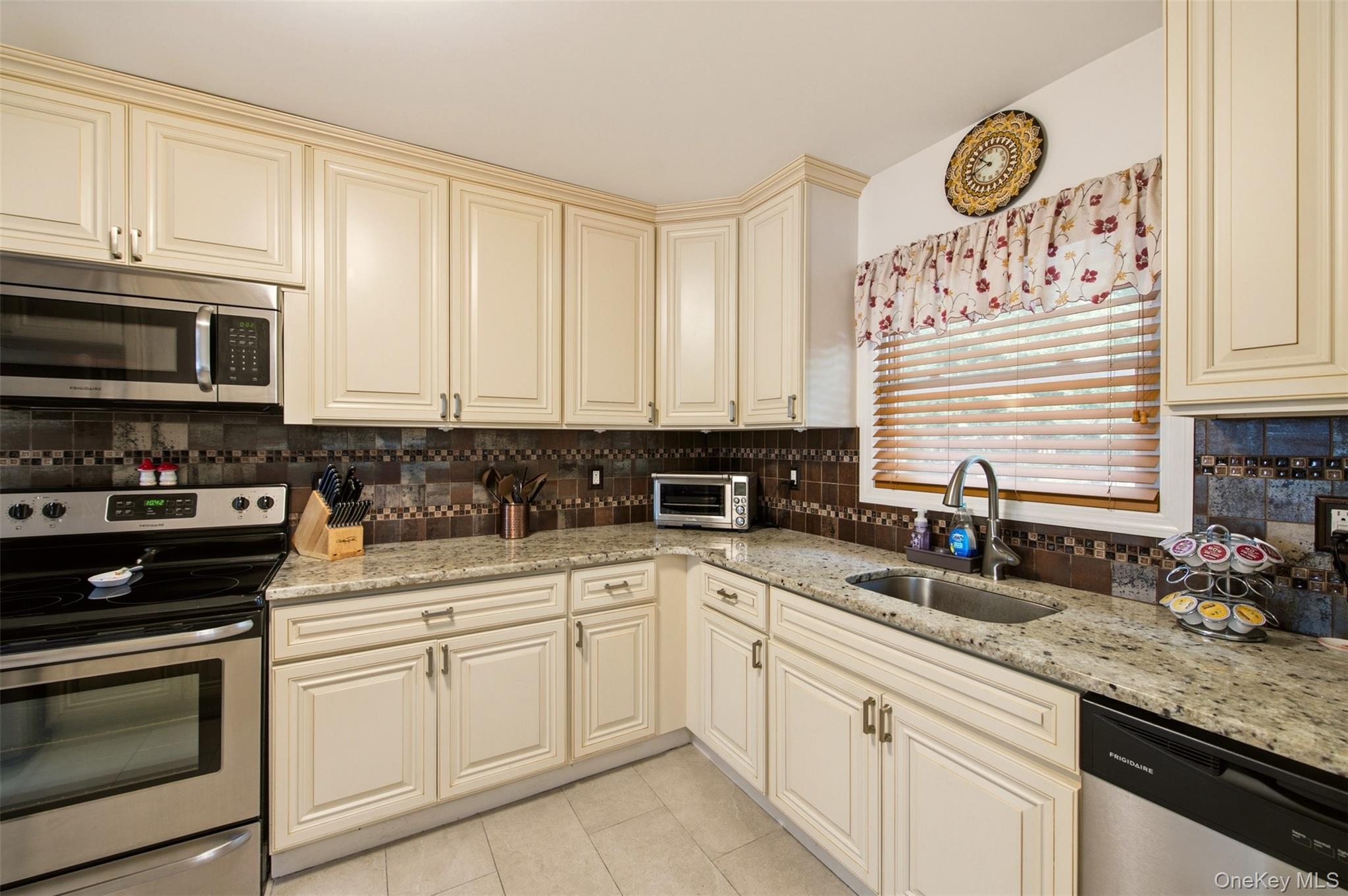 10 S Merrick Road Property Photo 8