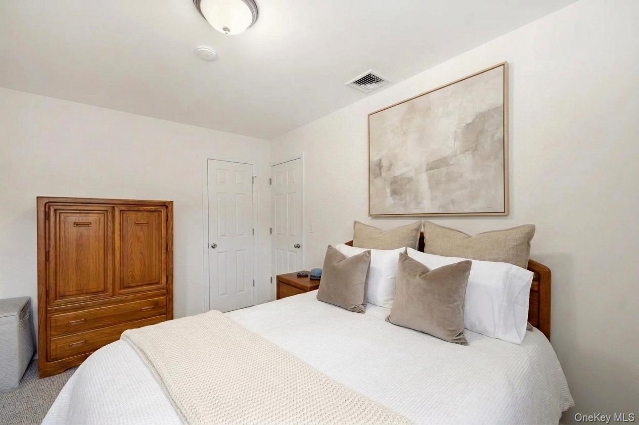 10 S Merrick Road Property Photo 10