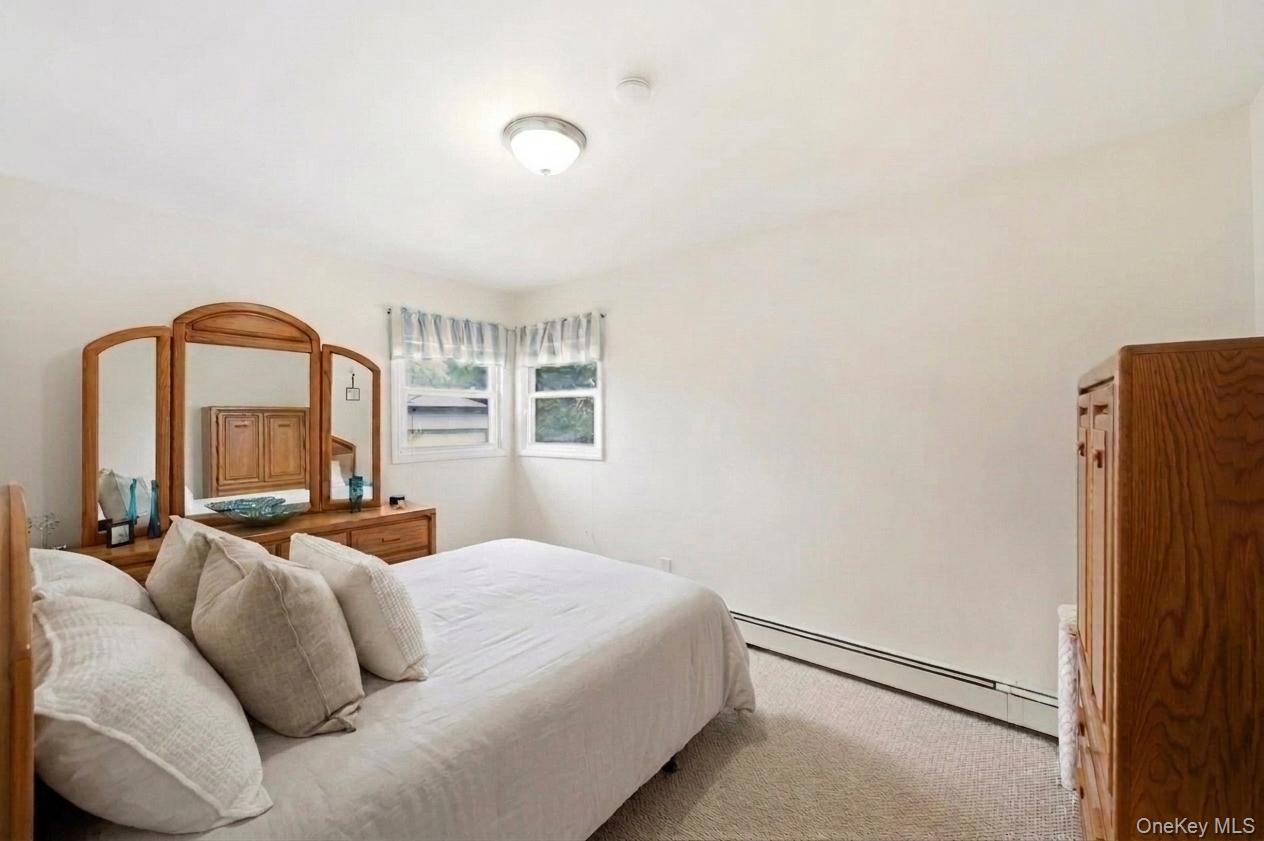 10 S Merrick Road Property Photo 11