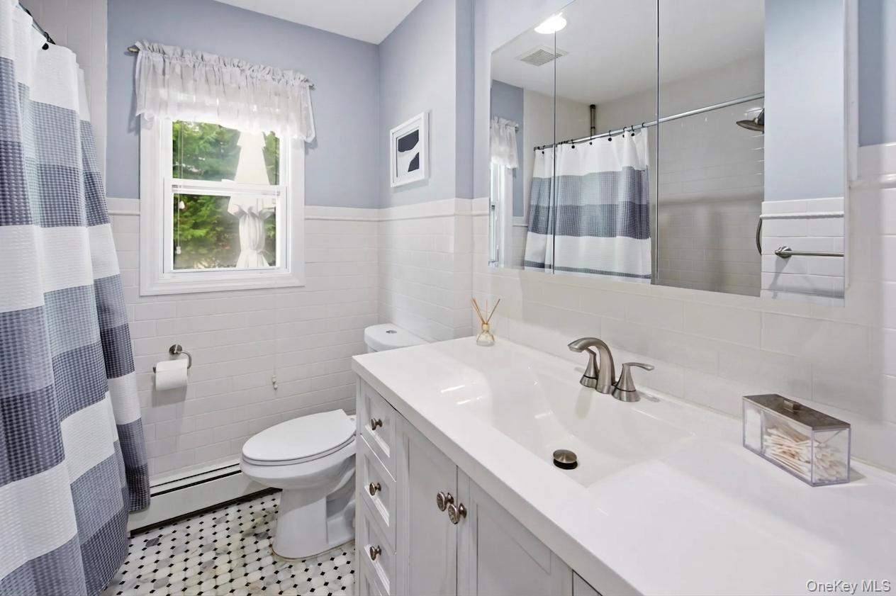 10 S Merrick Road Property Photo 12