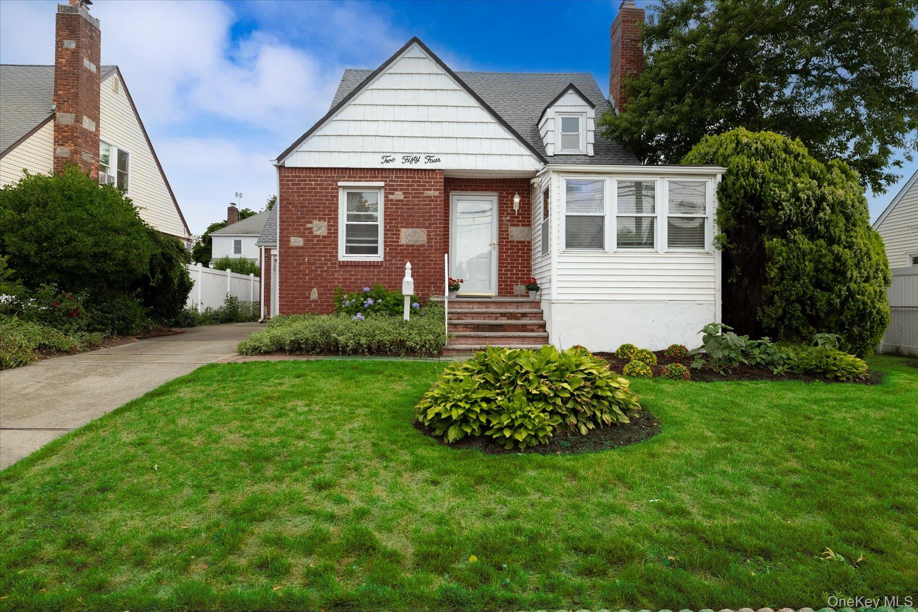 254 Merrifield Avenue Property Photo 1
