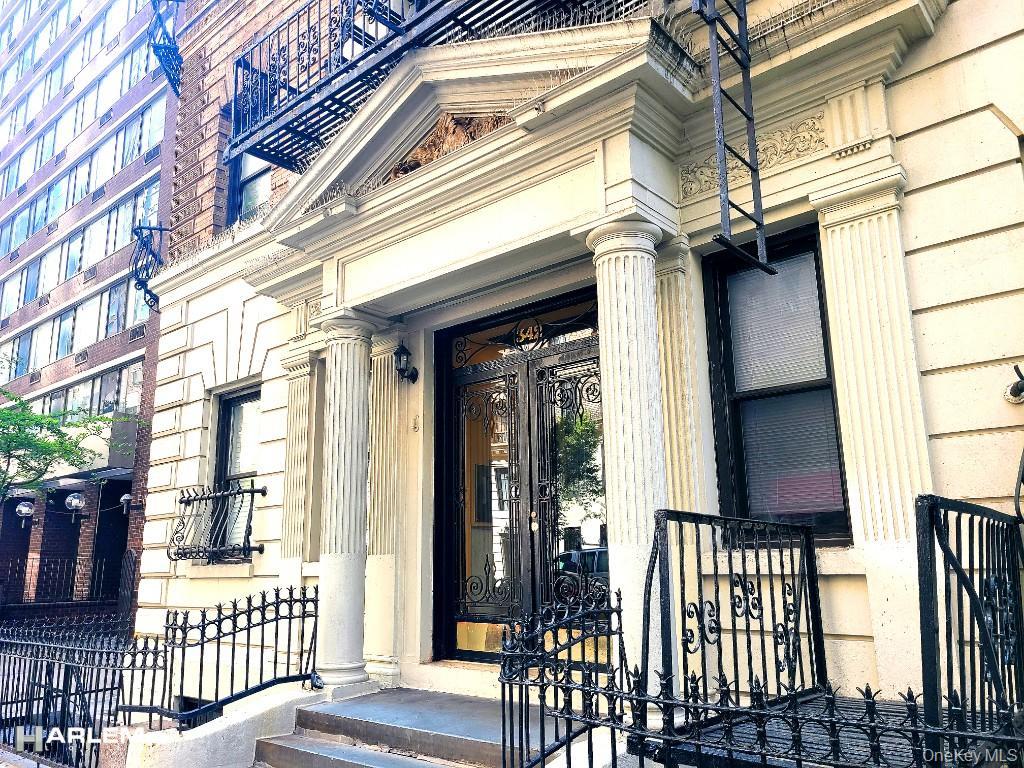 342 W 56th Street 1e Property Photo 1