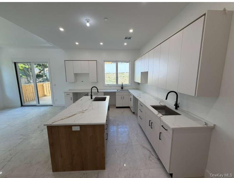 20 Dallas Drive 102 Property Photo 2