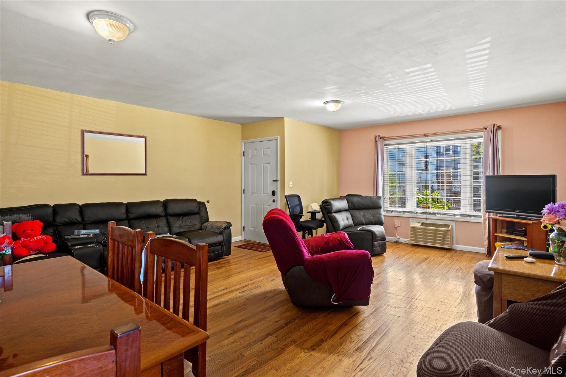 309 Logan Street Property Photo 4