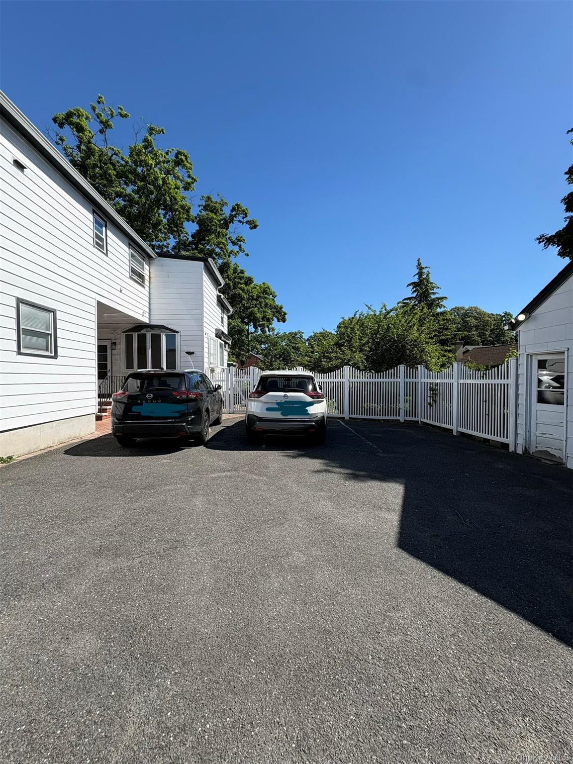 390 Atlantic Avenue Property Photo 3