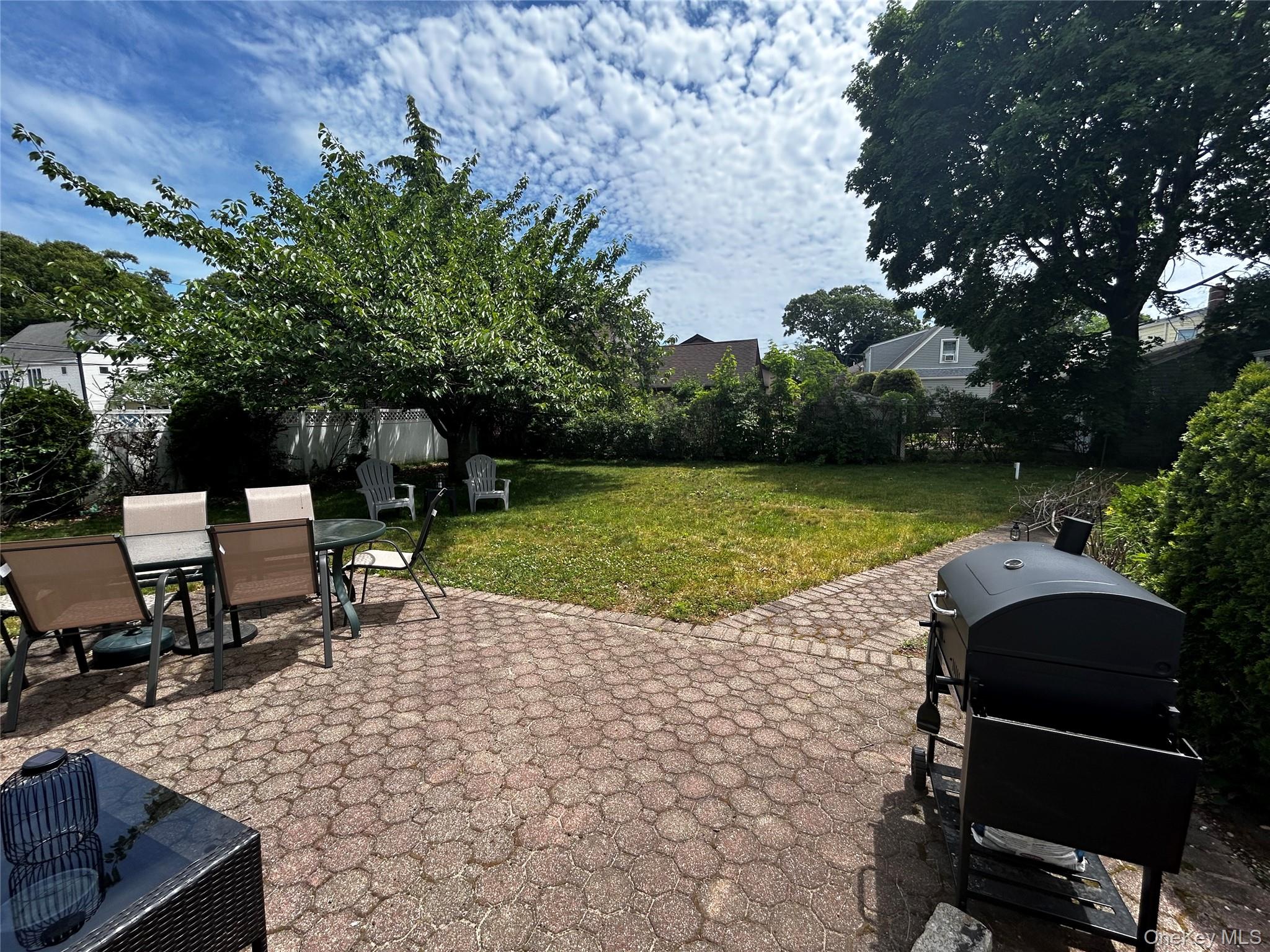 390 Atlantic Avenue Property Photo 4