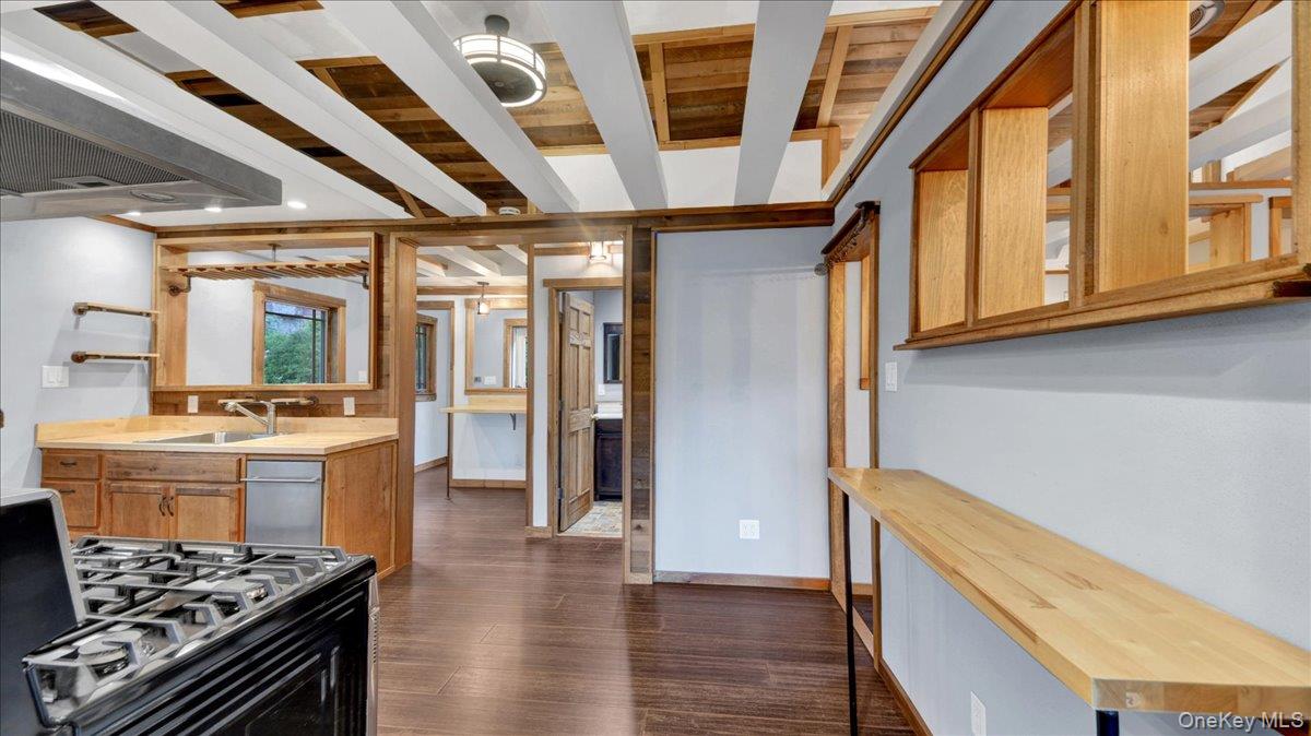 6 Deer Trail Property Photo 4