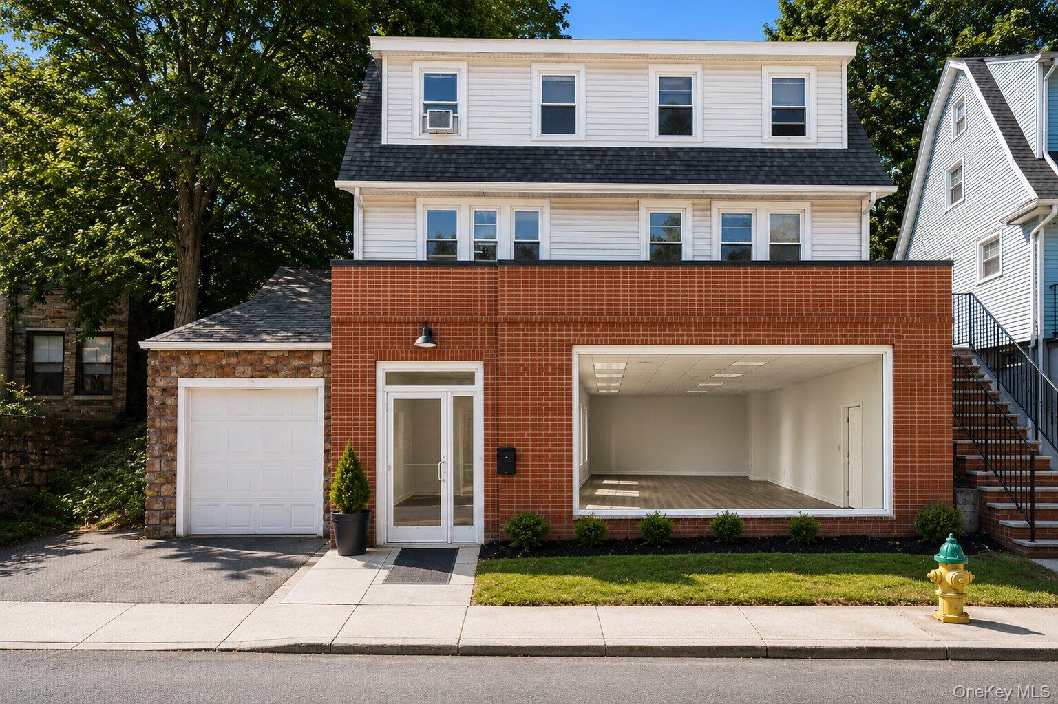 44 N Central Avenue Property Photo 1