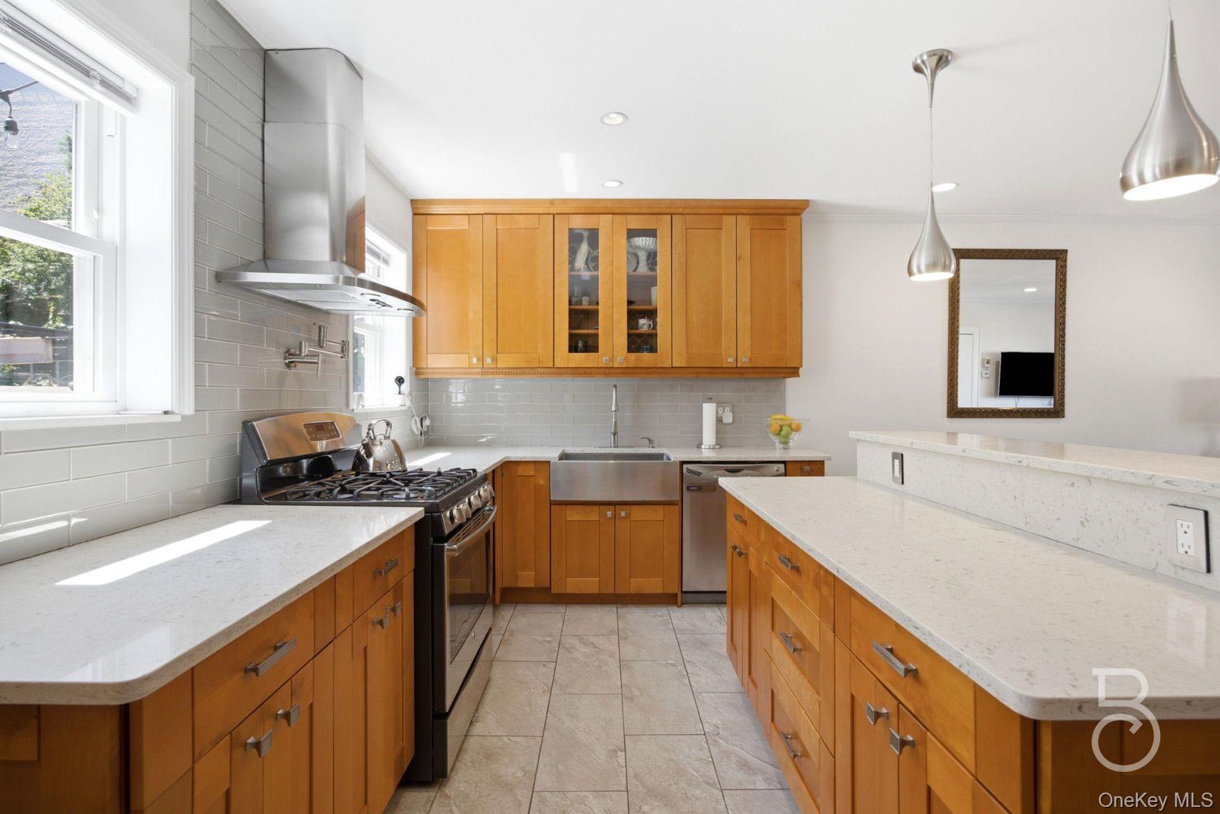 21-41 24th Street Property Photo 7