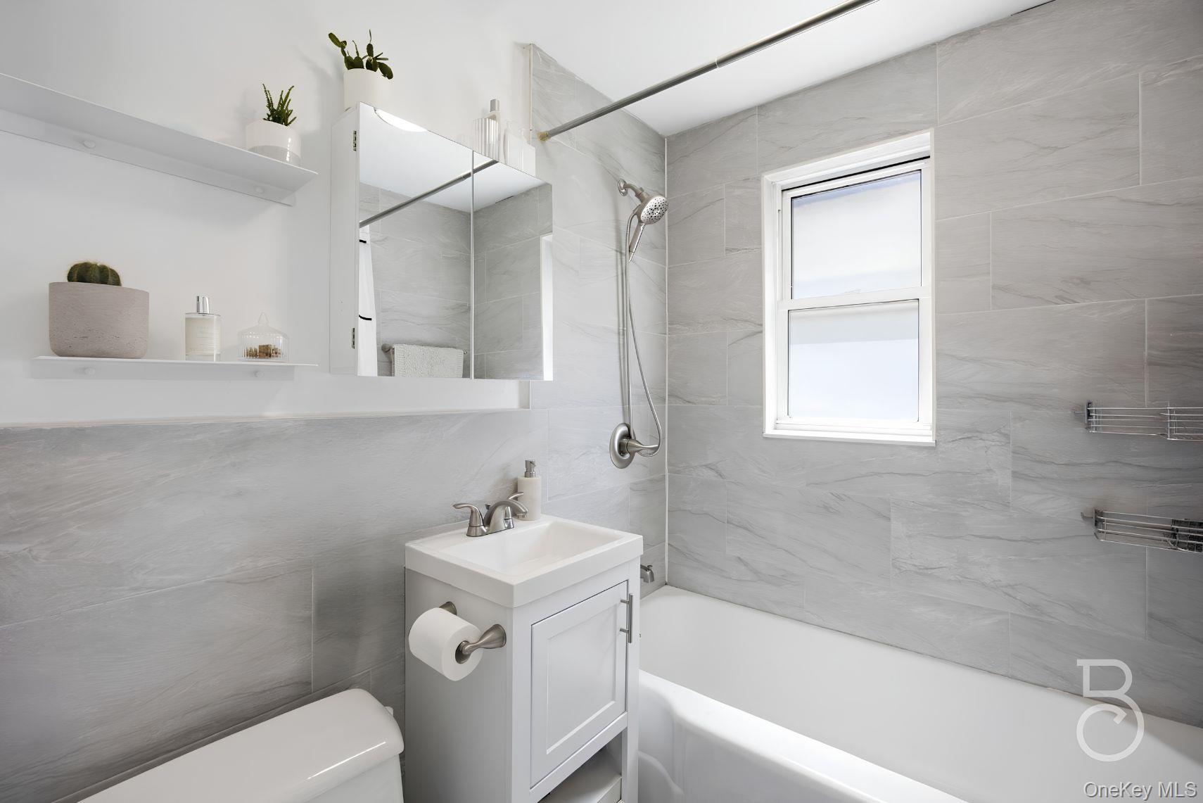 21-41 24th Street Property Photo 16