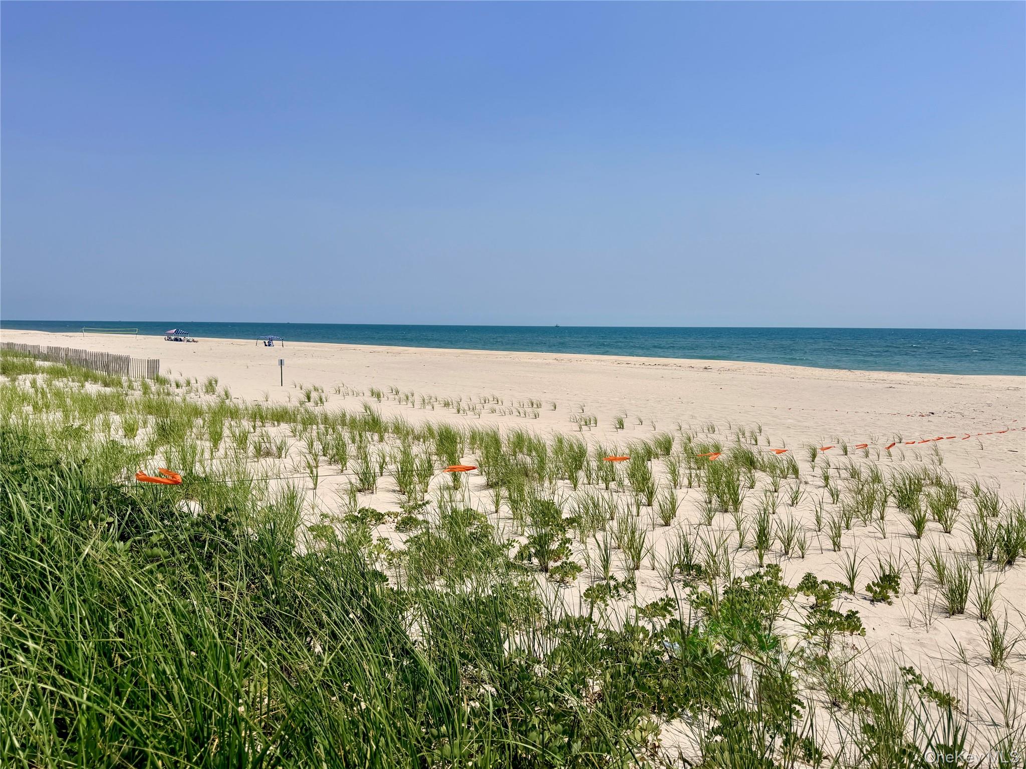 699 Dune Road Property Photo 3