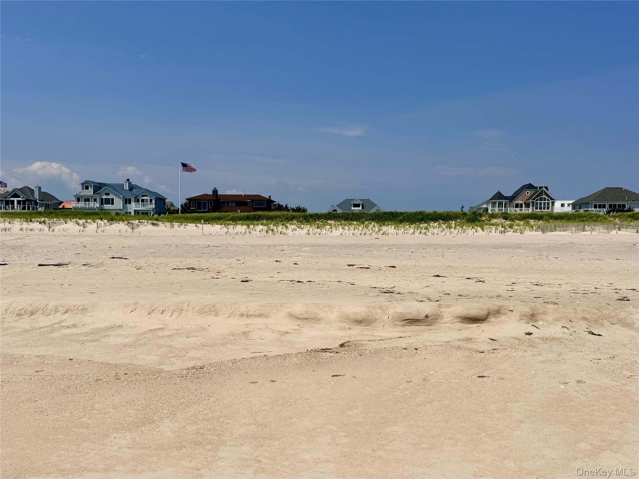 699 Dune Road Property Photo 4