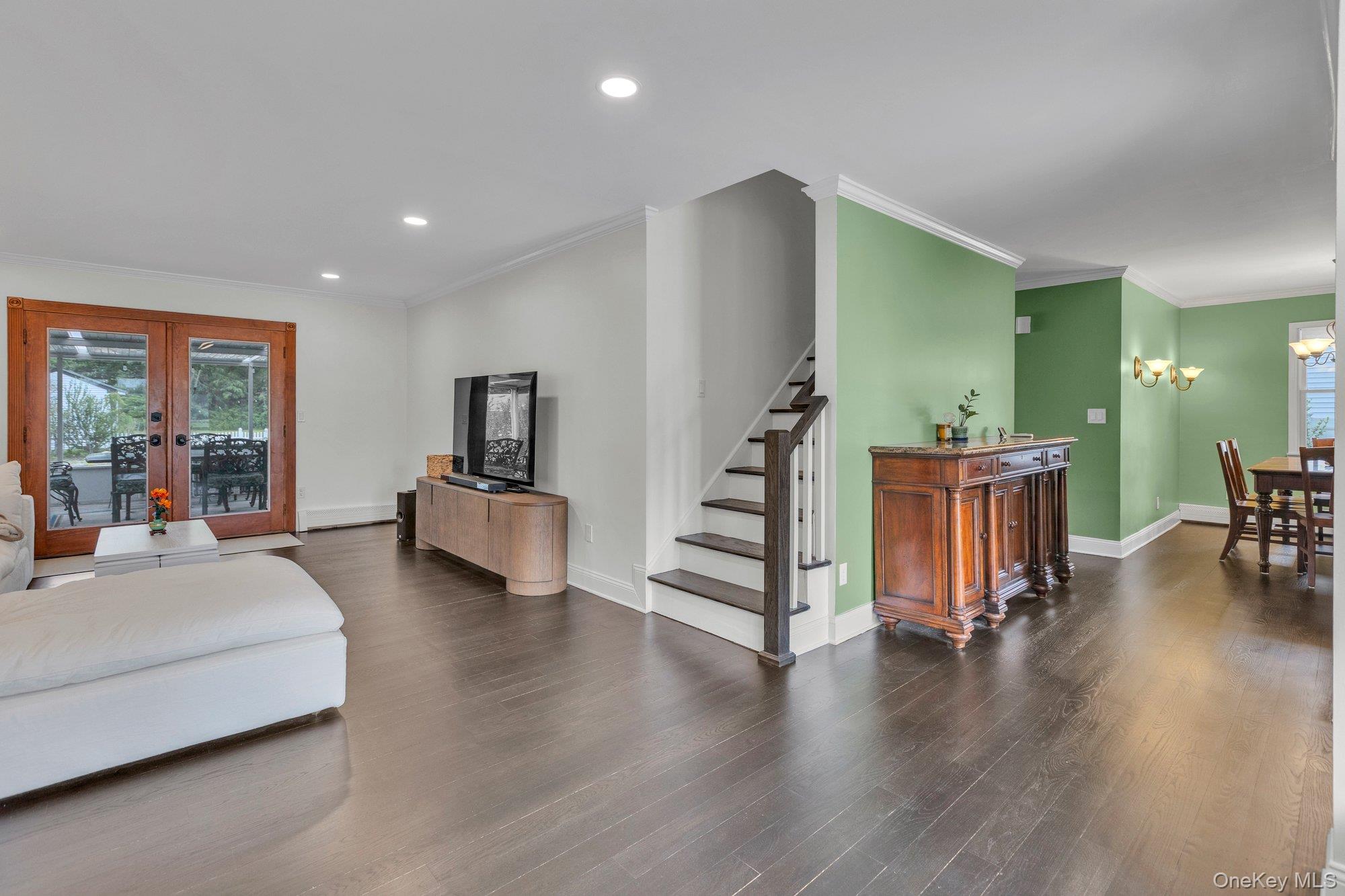 19 Laurelton Avenue Property Photo 3