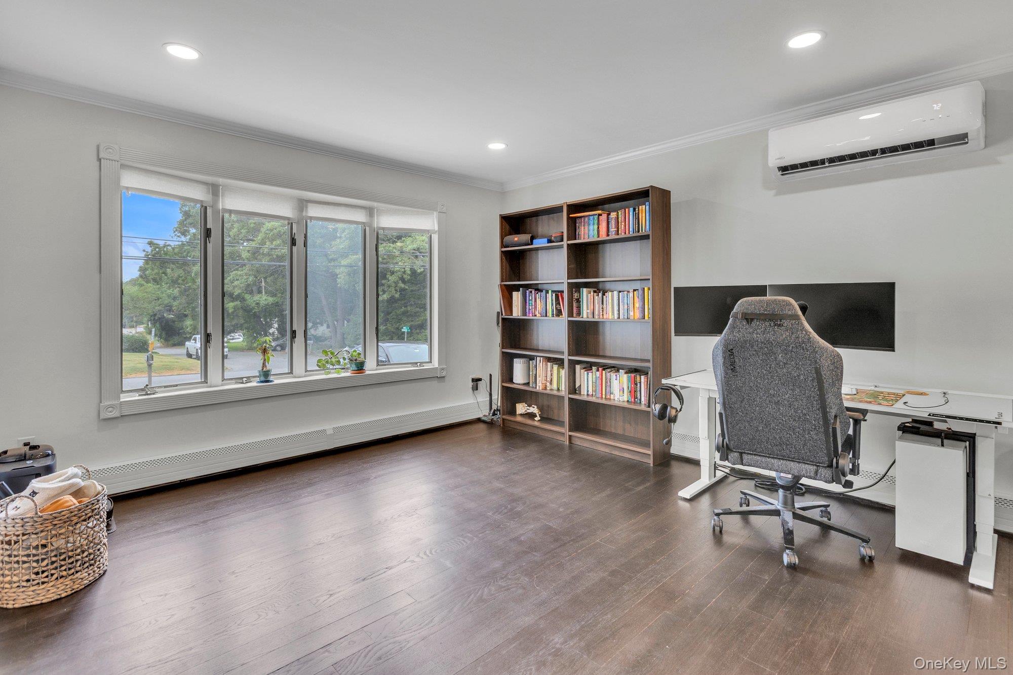 19 Laurelton Avenue Property Photo 4