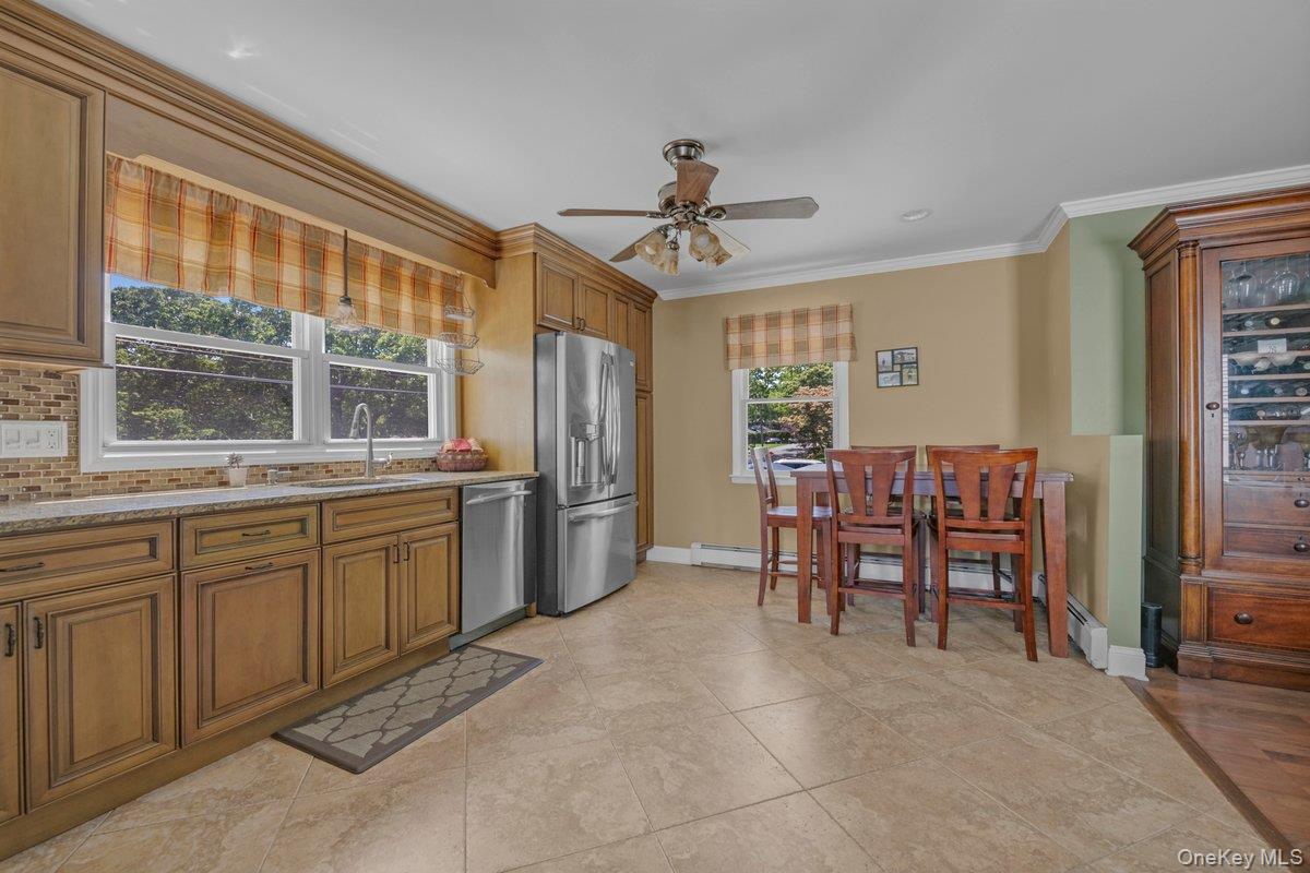 19 Laurelton Avenue Property Photo 10