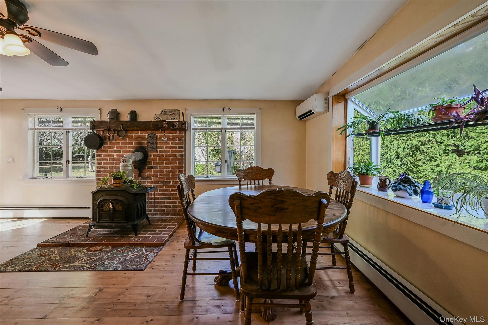 147 N Country Road Property Photo 3