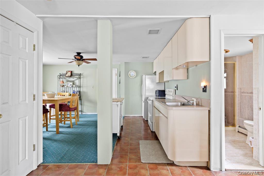 830 N Broome Avenue Property Photo 4