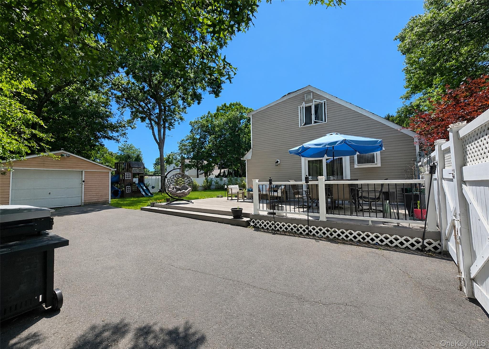 348 Furrows Road Property Photo 3