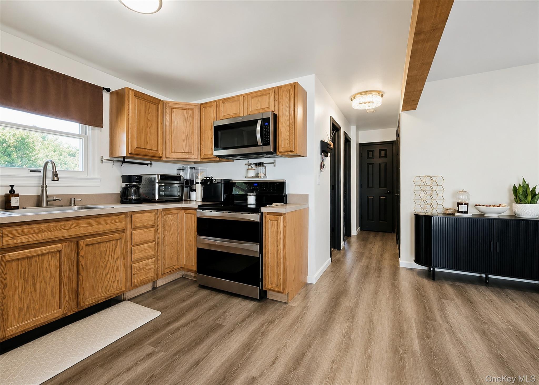 348 Furrows Road Property Photo 6