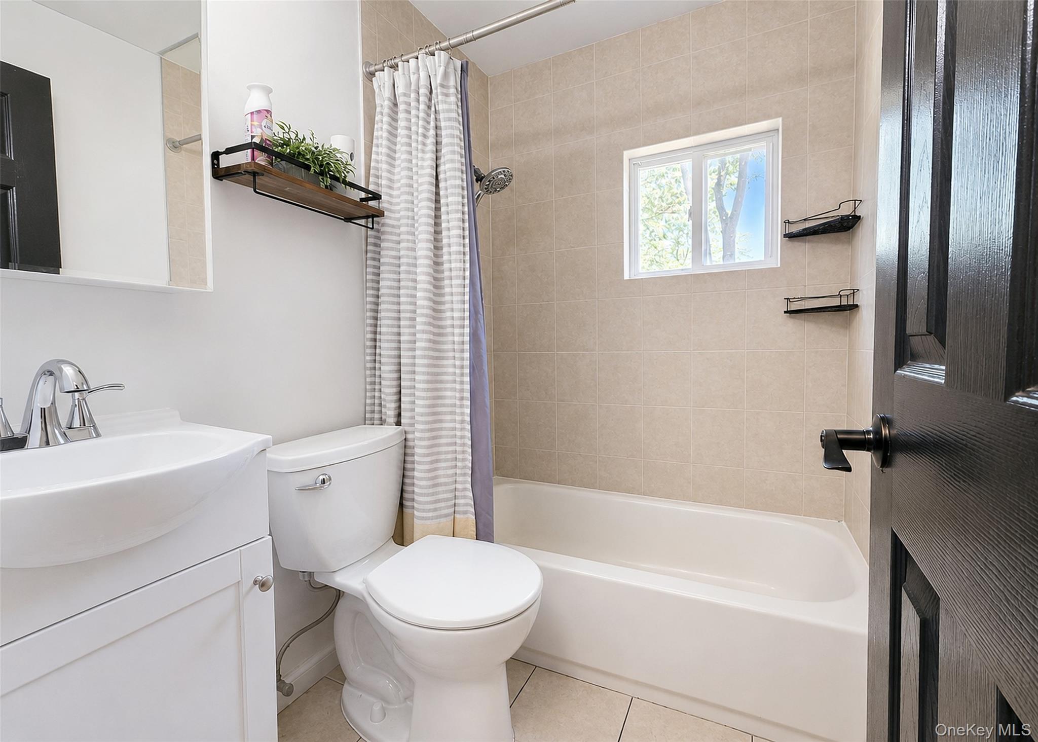 348 Furrows Road Property Photo 13