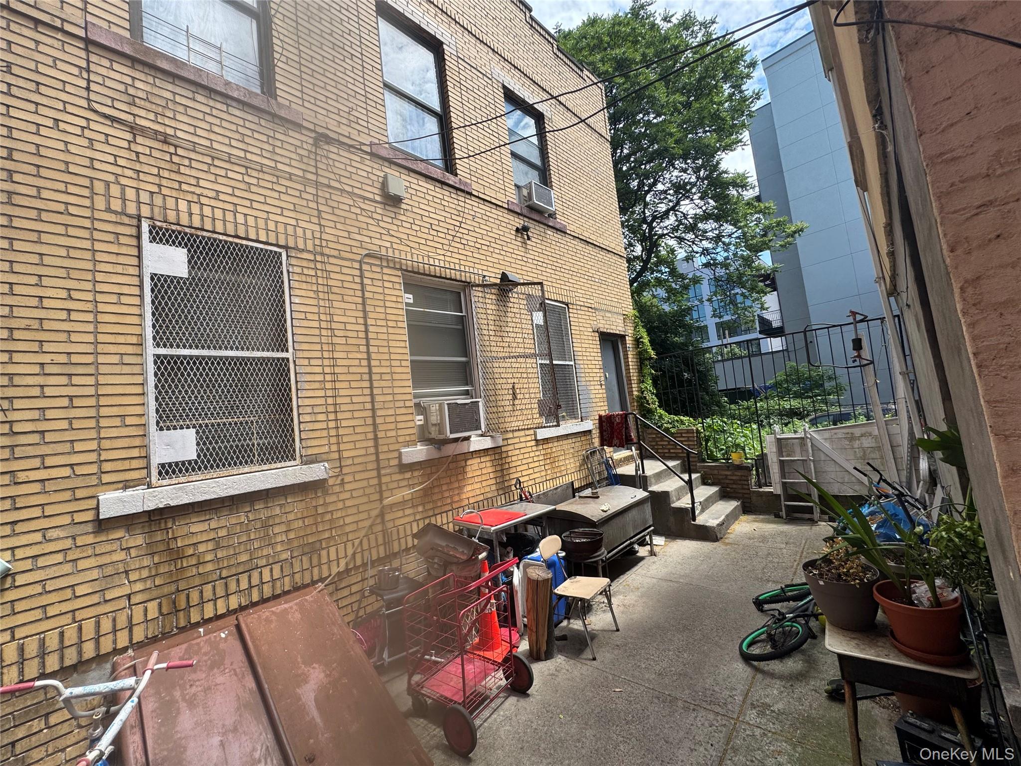 431 Lincoln Road Property Photo 4