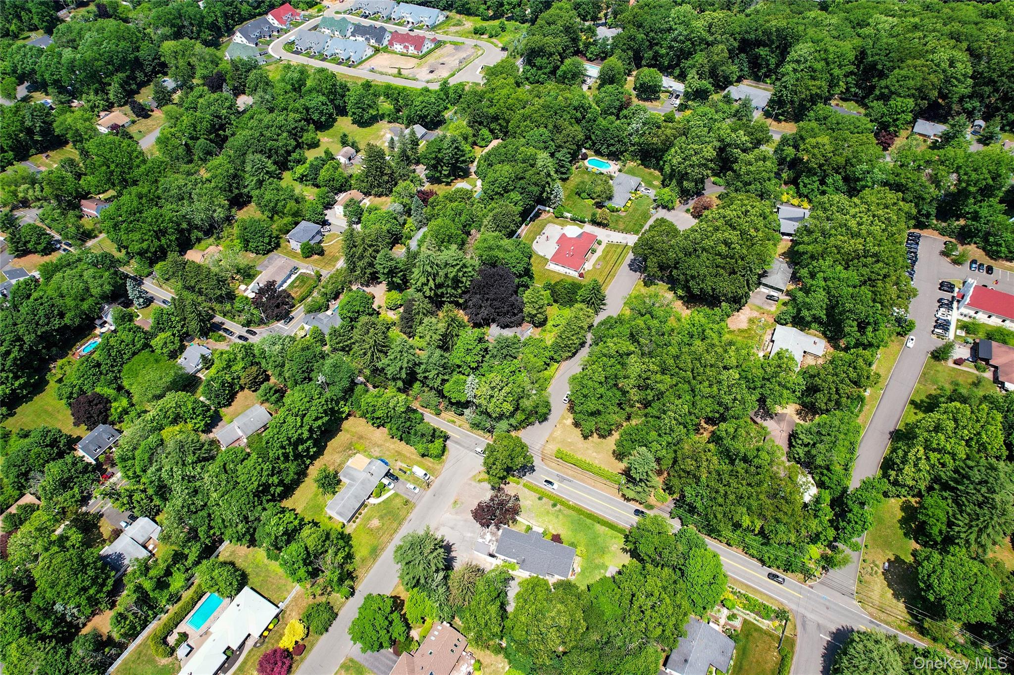 586 New Hempstead Road Property Photo 1
