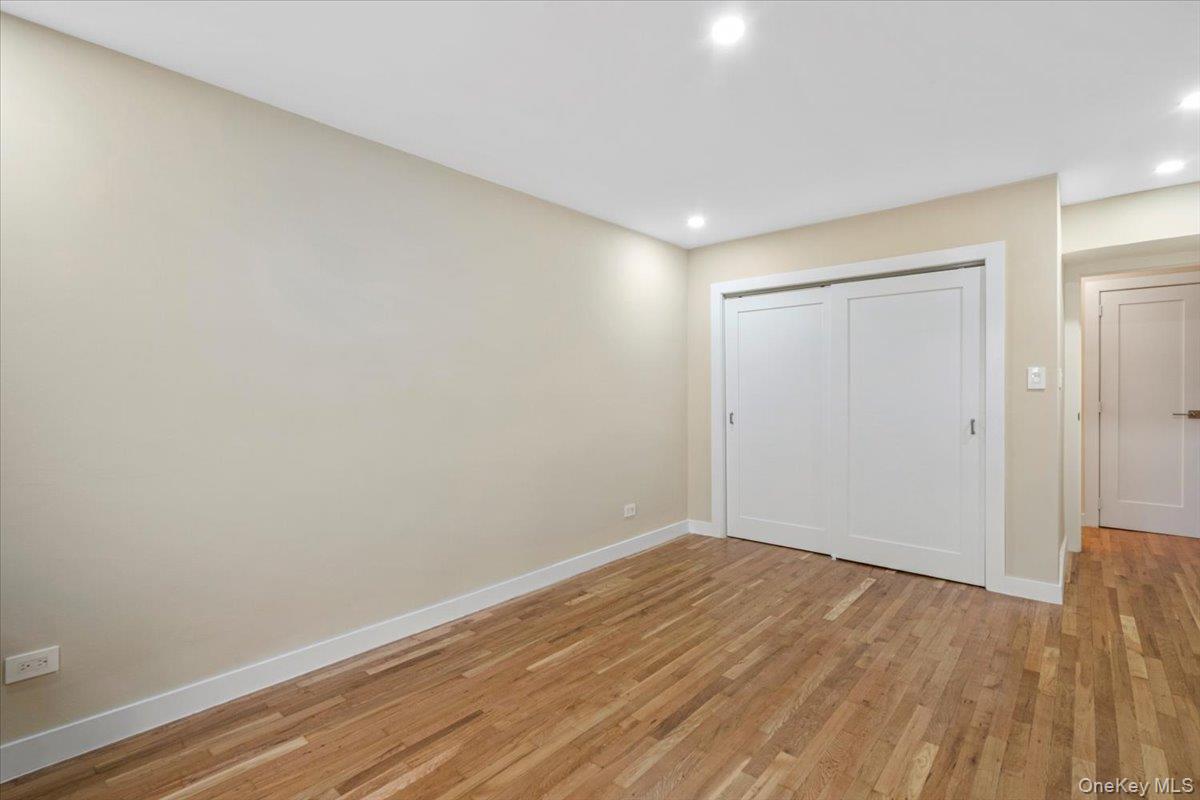 84-29 155 Avenue 5j Property Photo 9