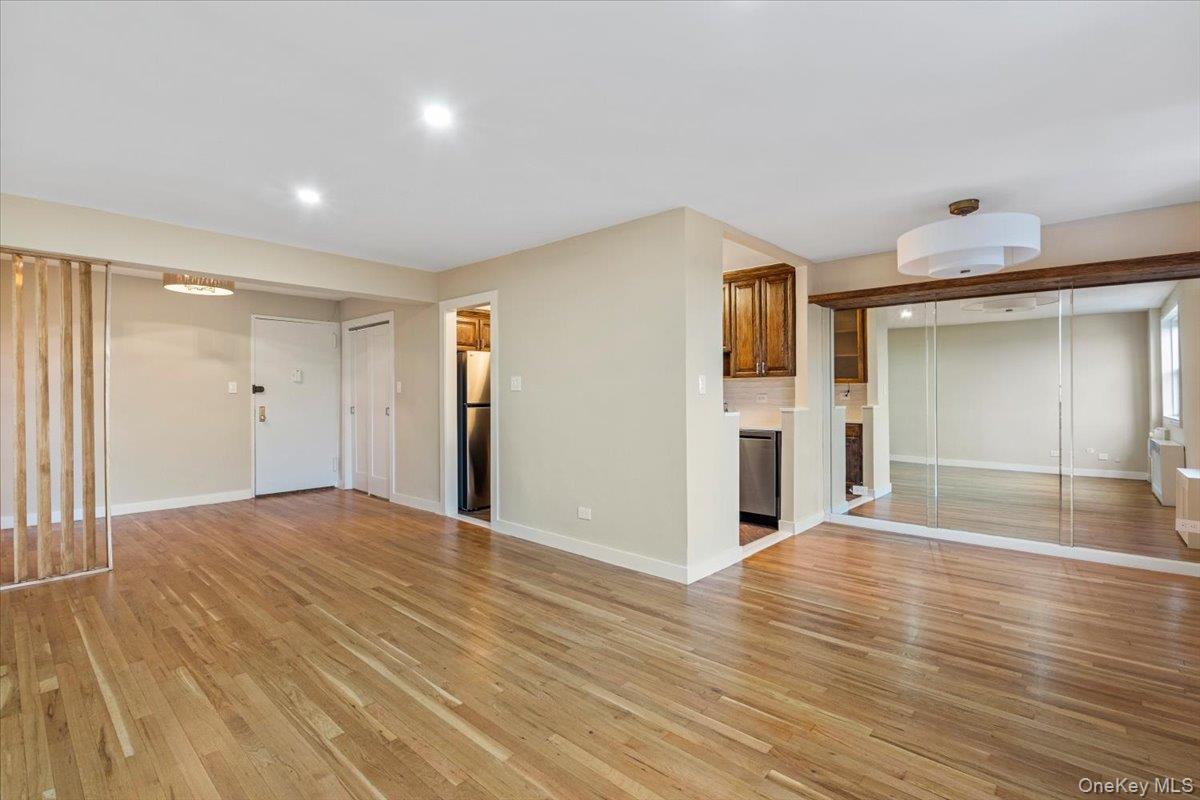 84-29 155 Avenue 5j Property Photo 12