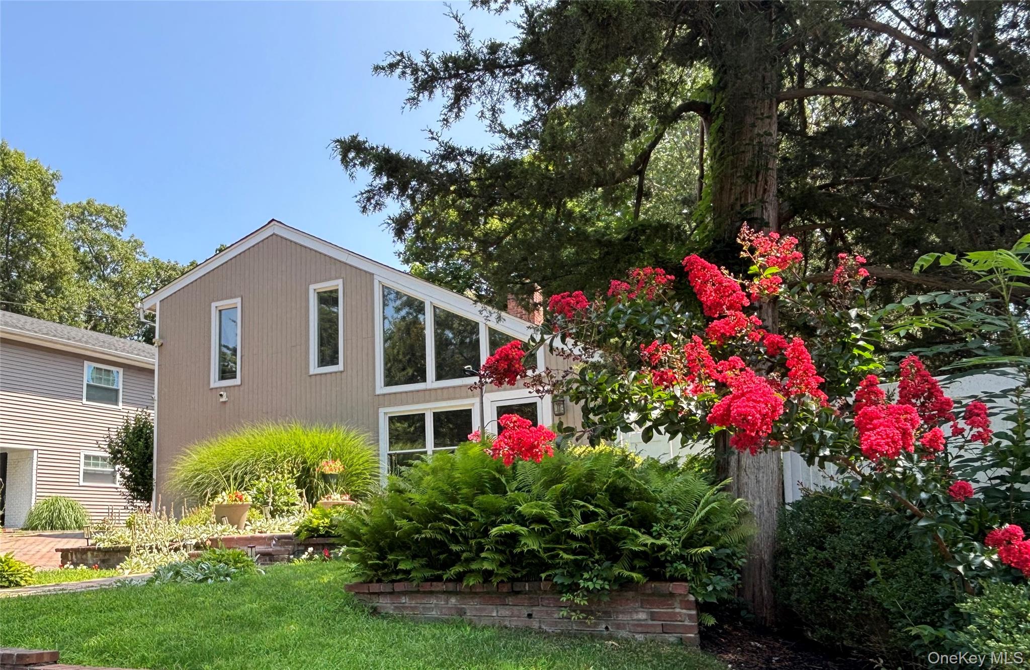 42 Bennett Avenue Property Photo 1