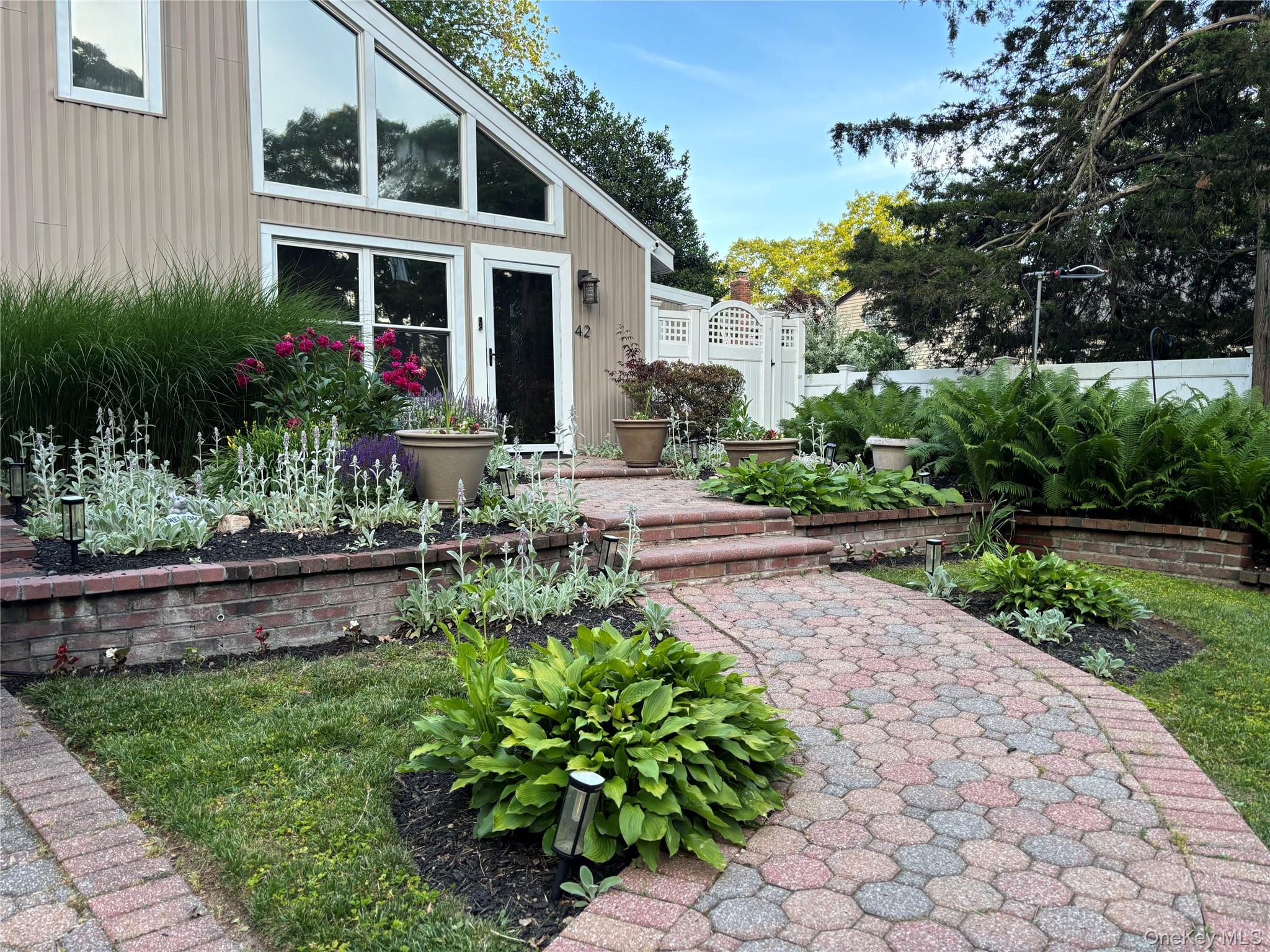 42 Bennett Avenue Property Photo 2