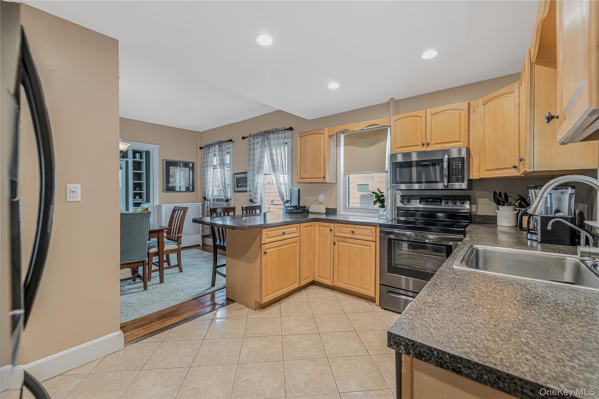 206 Midland Avenue Property Photo 10