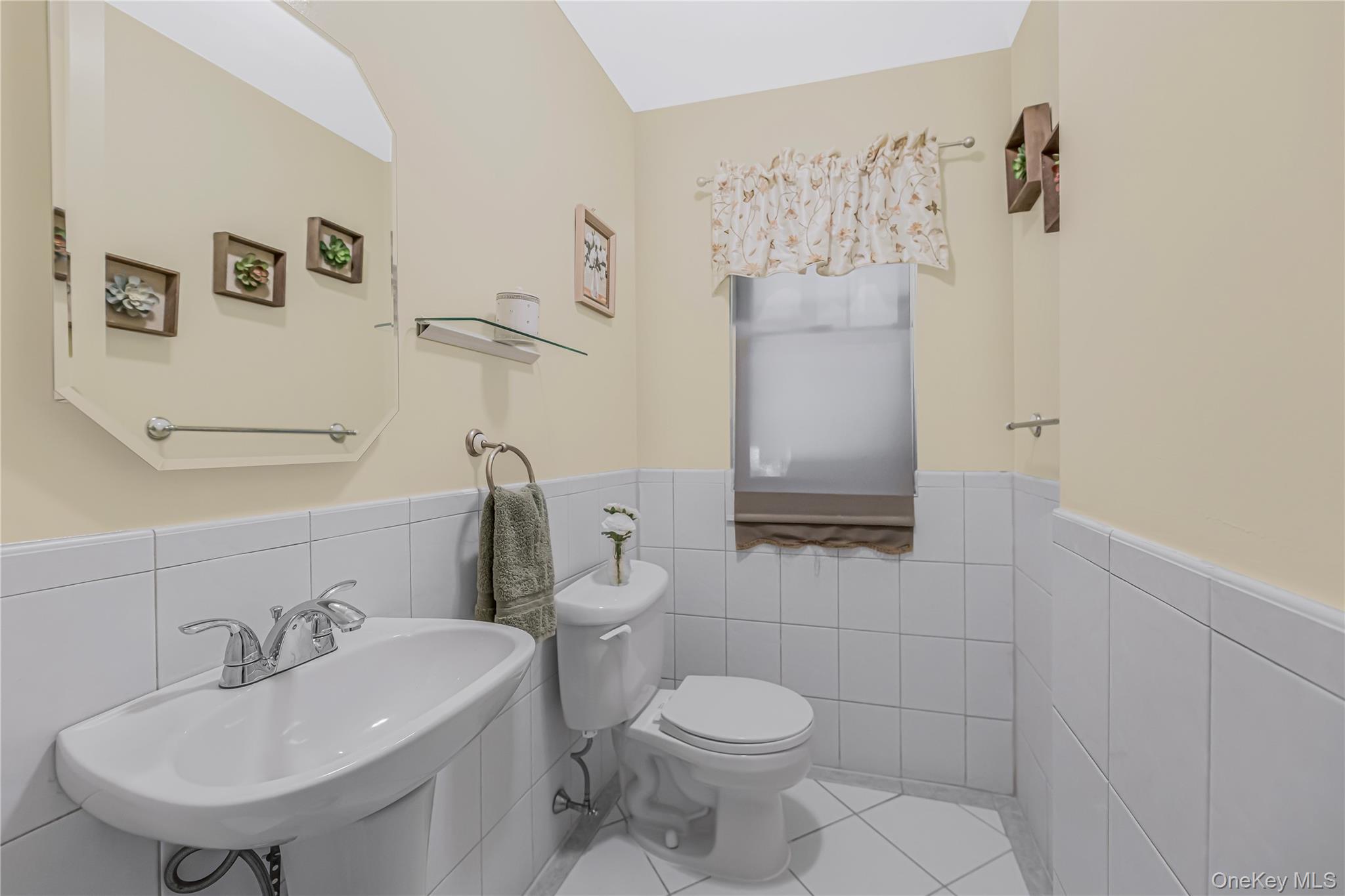 206 Midland Avenue Property Photo 11