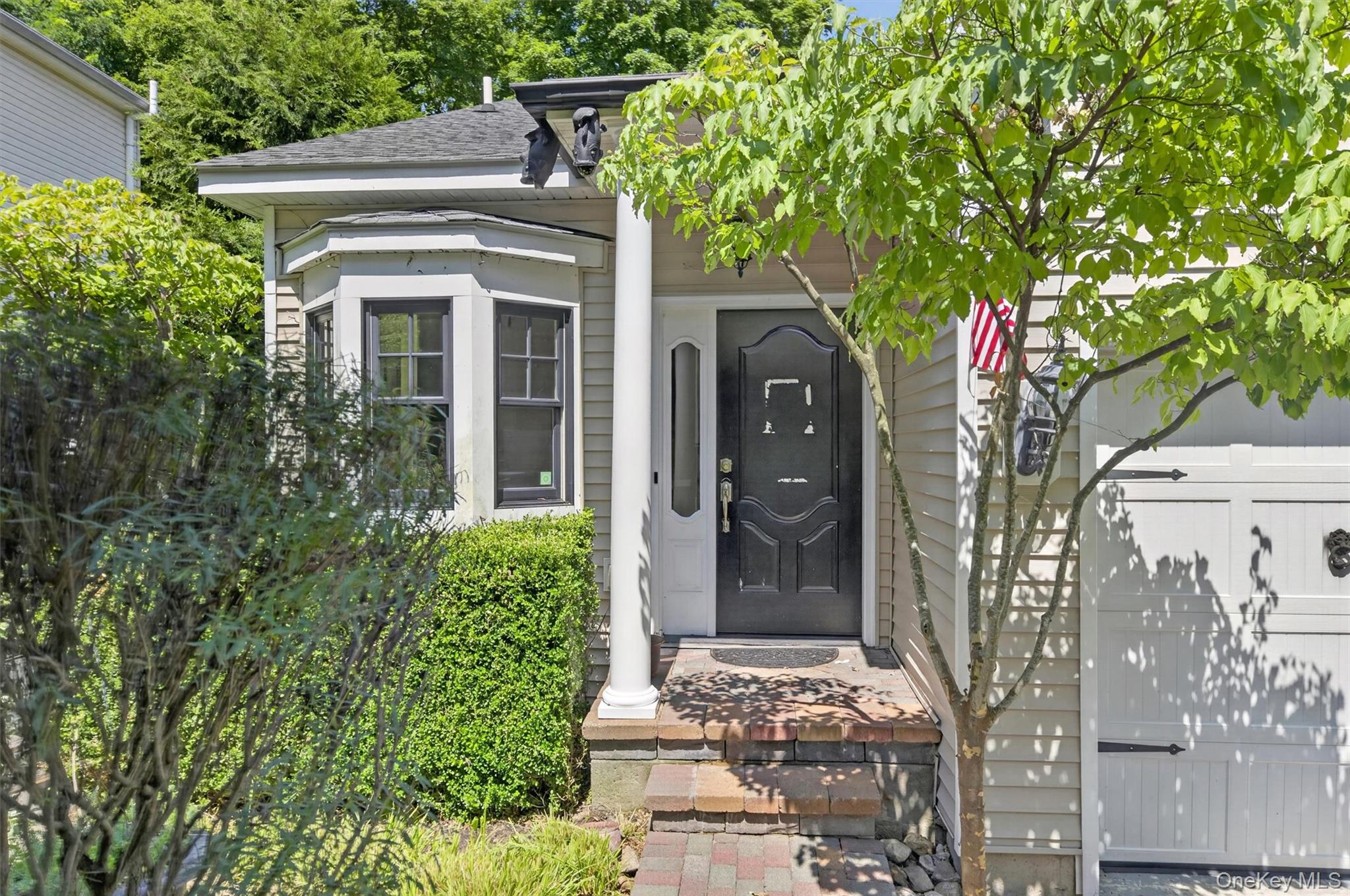 708 Kossuth Place Property Photo 1
