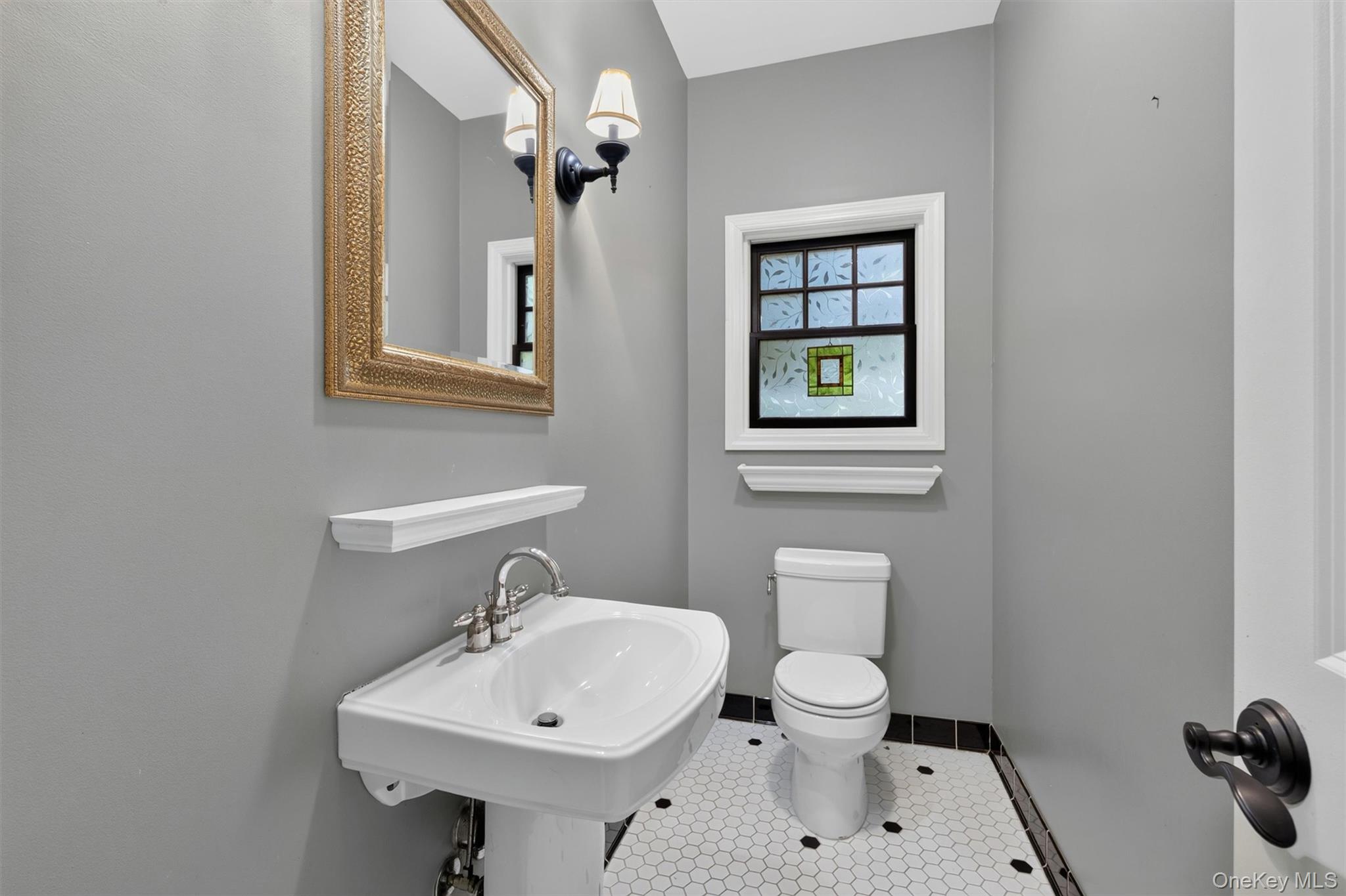 708 Kossuth Place Property Photo 10