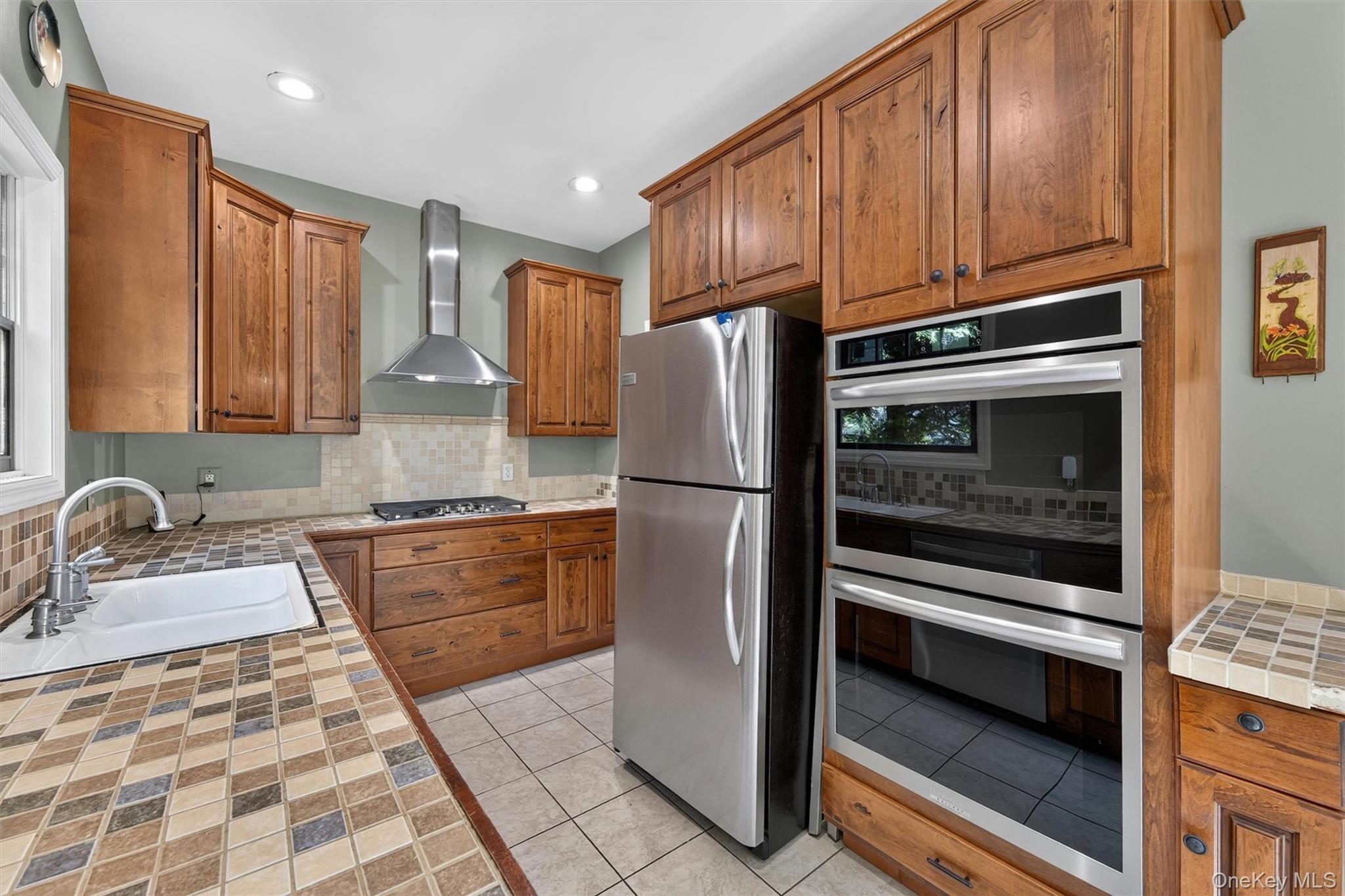 708 Kossuth Place Property Photo 14