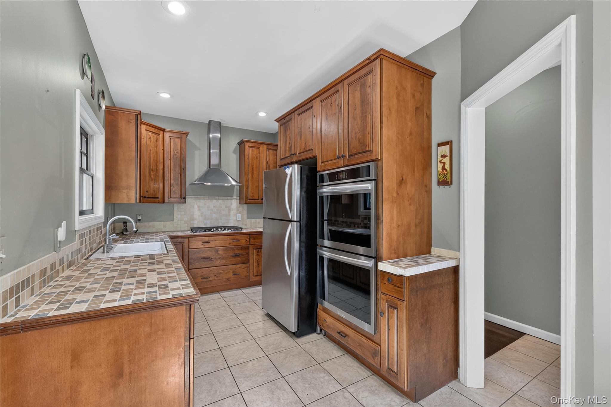 708 Kossuth Place Property Photo 16
